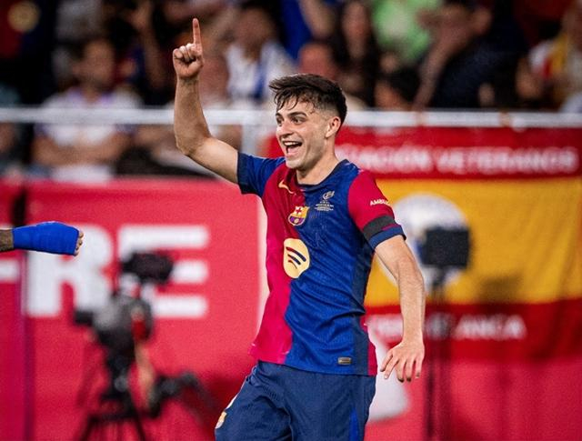 2019 投手震撼：斯特拉斯堡签下 7 年 2.45 亿合同，创下当时投手总额纪录