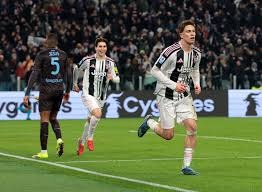 篮球湖人球员场上表现赢得媒体好评